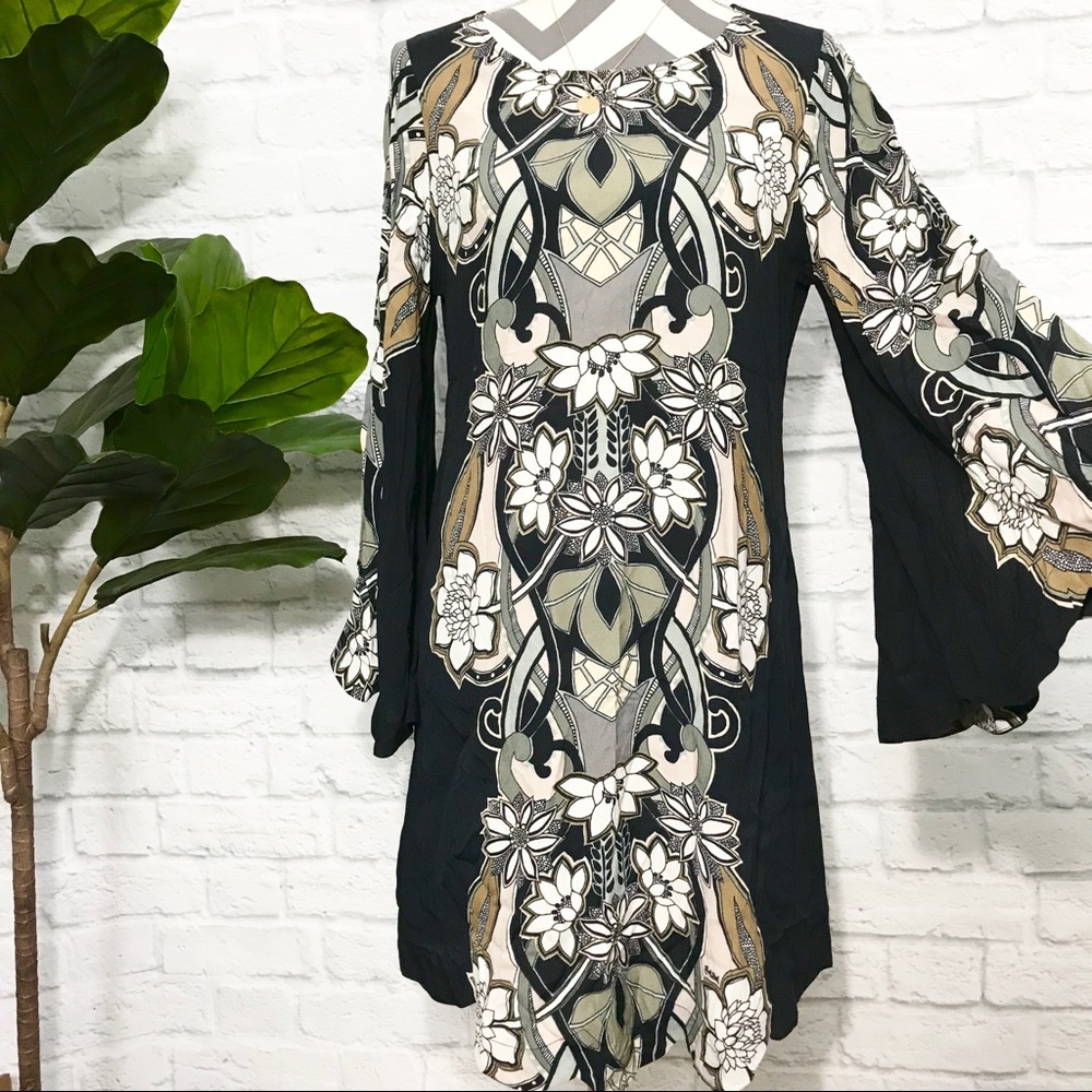 HALE BOB bell sleeves scalloped hem boho d…